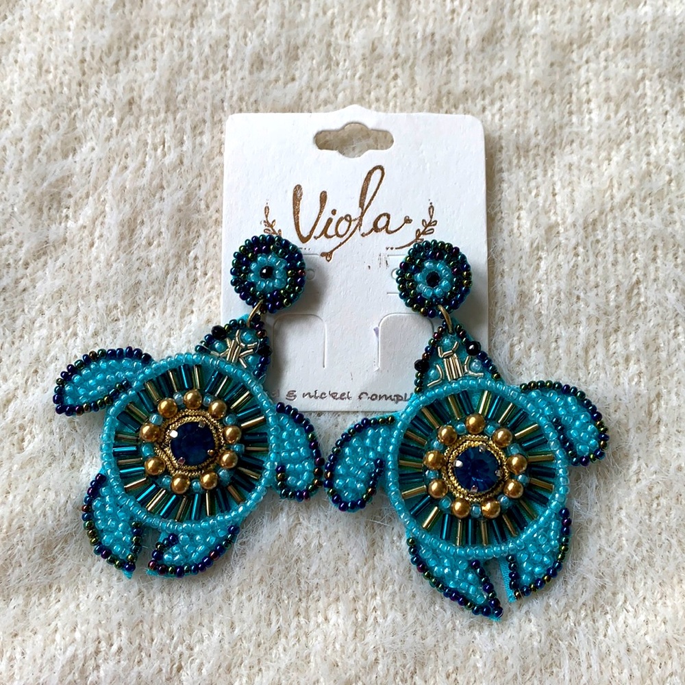 Beaded with perfect color combinations of blues
